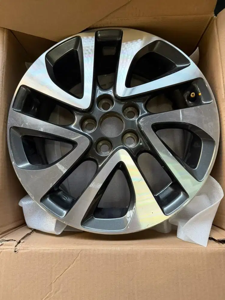 Velg oem toyota sienta