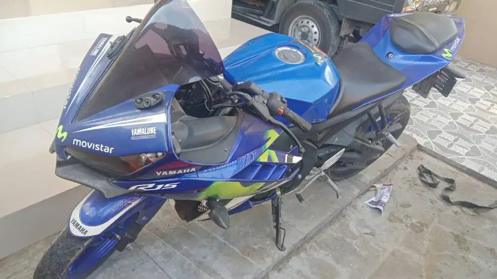 Yamaha YZF R15 Manual 2015 Low KM