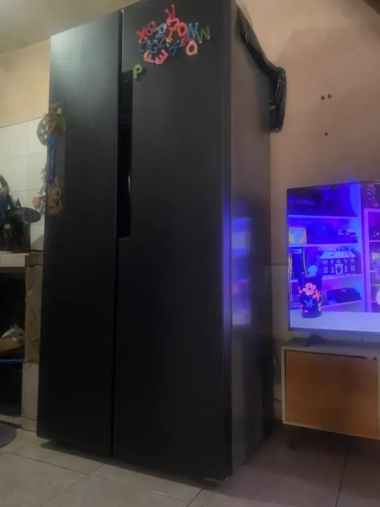 Kulkas side by side polytron