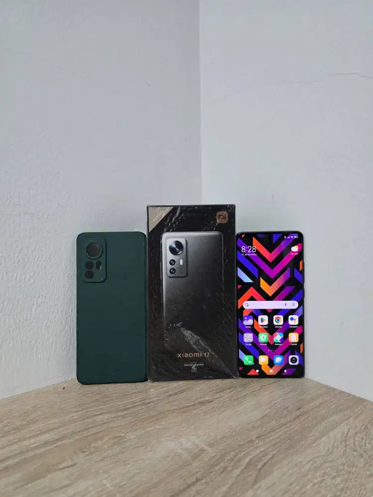 Xiaomi 12 5G 8/256 Ex Resmi Purple Fullset Perfect 8GB 256GB Mi