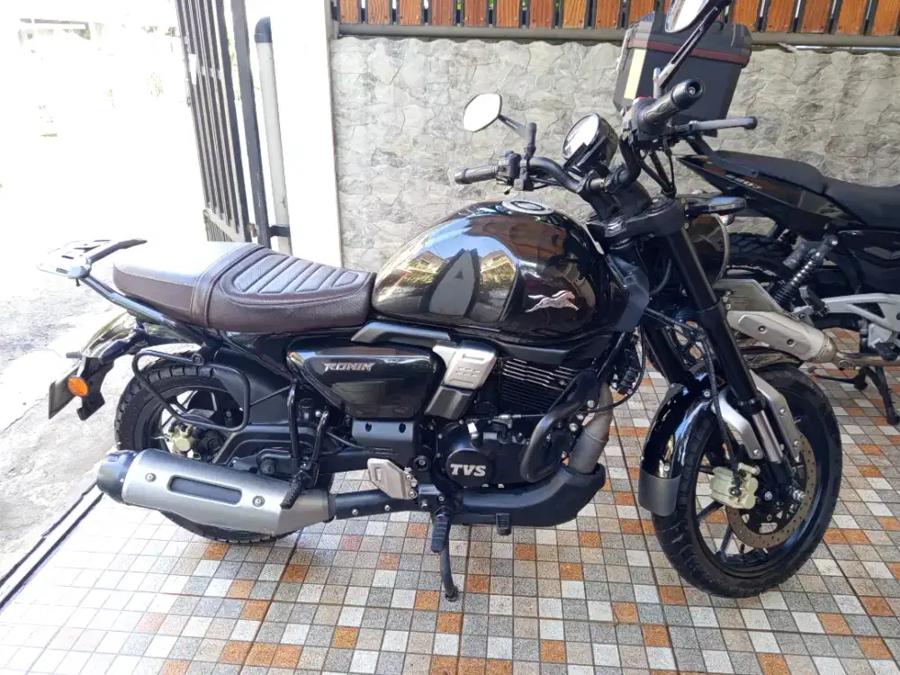 DIJUAL TVS RONIN 2025 HITAM TERAWAT PLAT D KABUPATEN BANDUNG