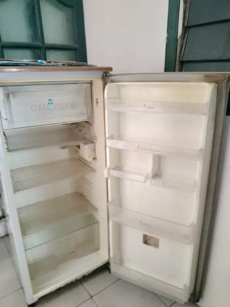 Lemari es satu pintu