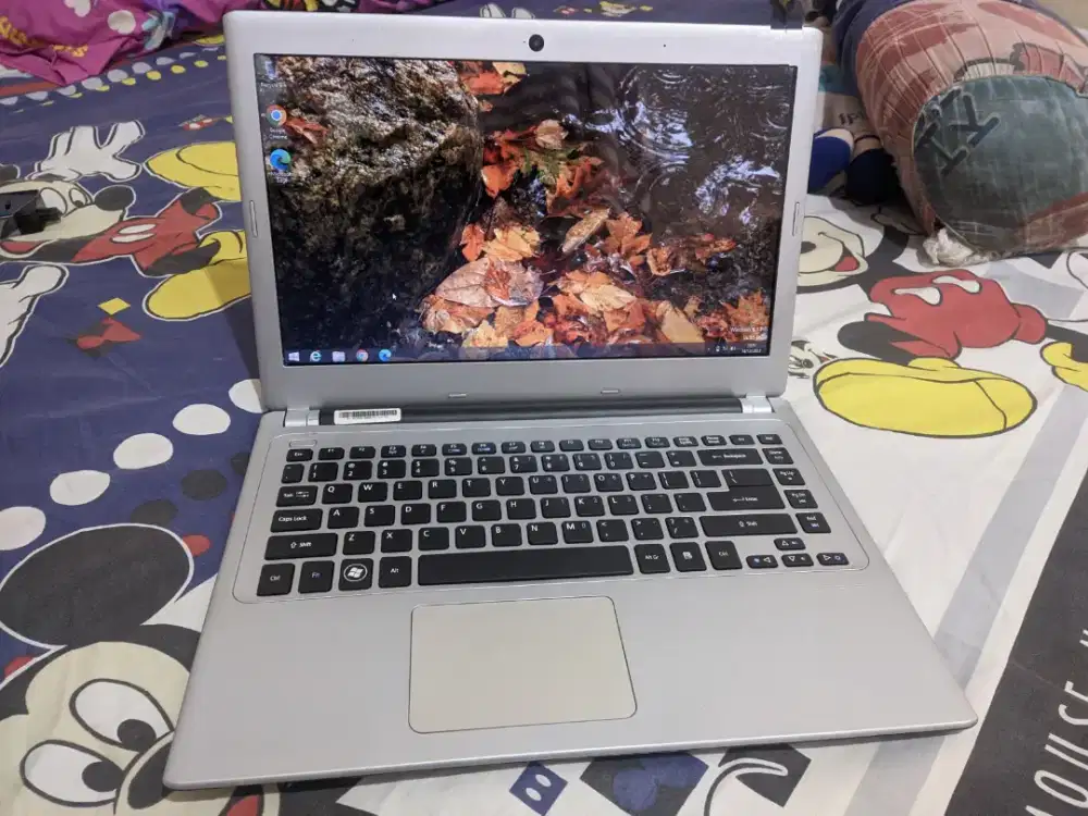 Laptop Acer ram 4gb slim awet