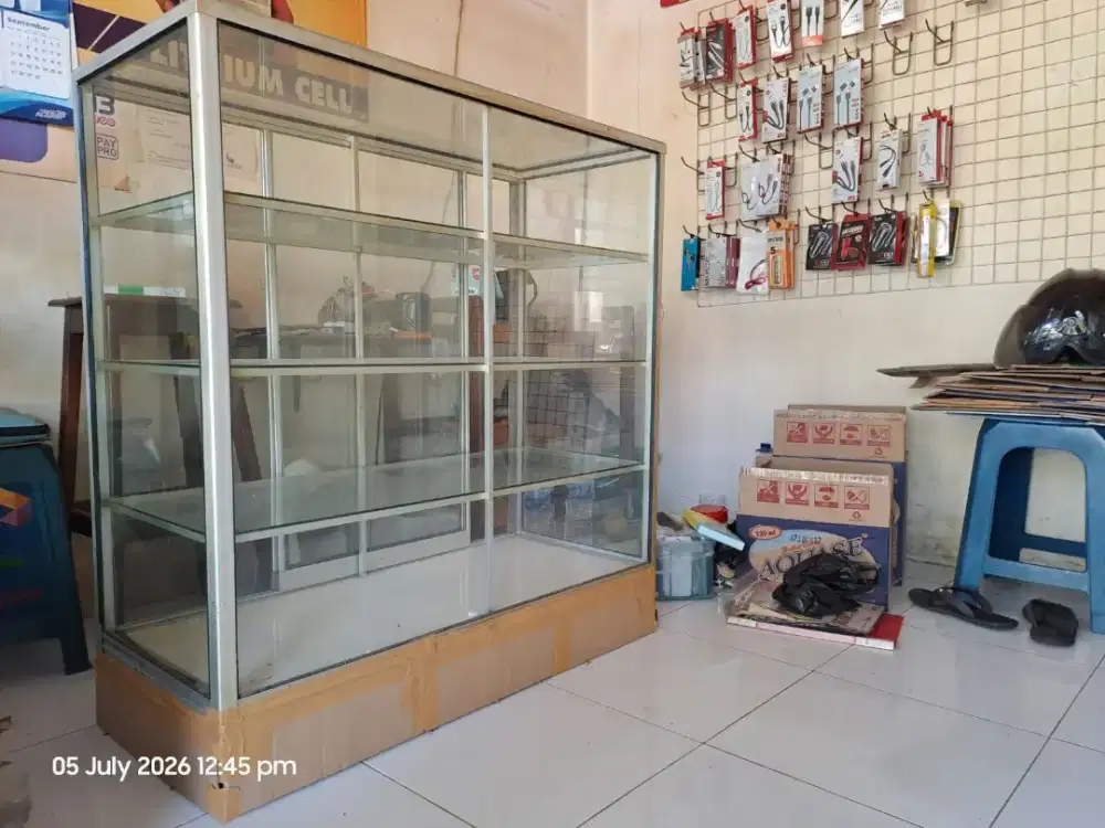Etalase kaca lokasi pasar citraland