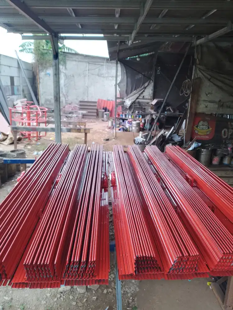Harmonika dan folding gate