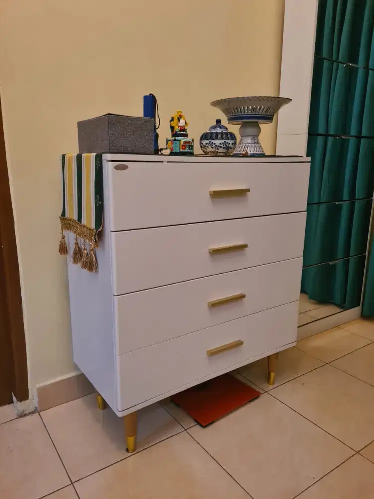 JUAL LACI 4 PINTU