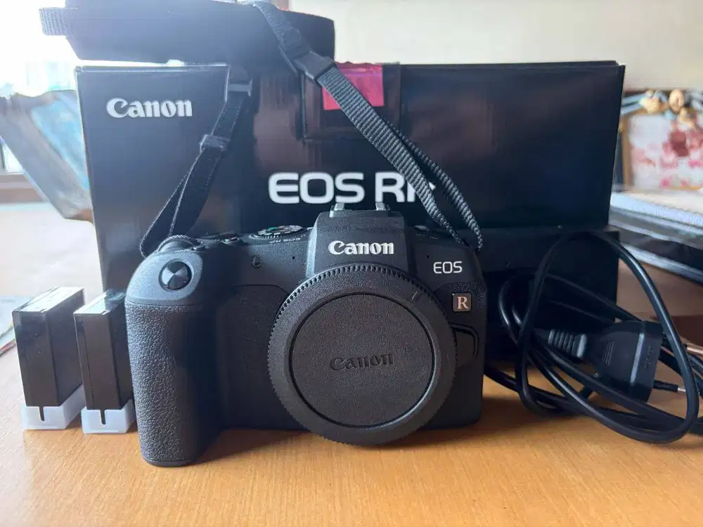 Canon Eos RP + Bonus baterai LP-E17 Kamera Mirrorless Resmi 2 tahun