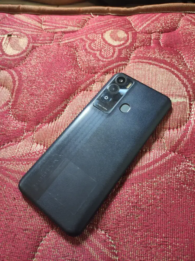 Tecno Pova Neo Le6 Hitam