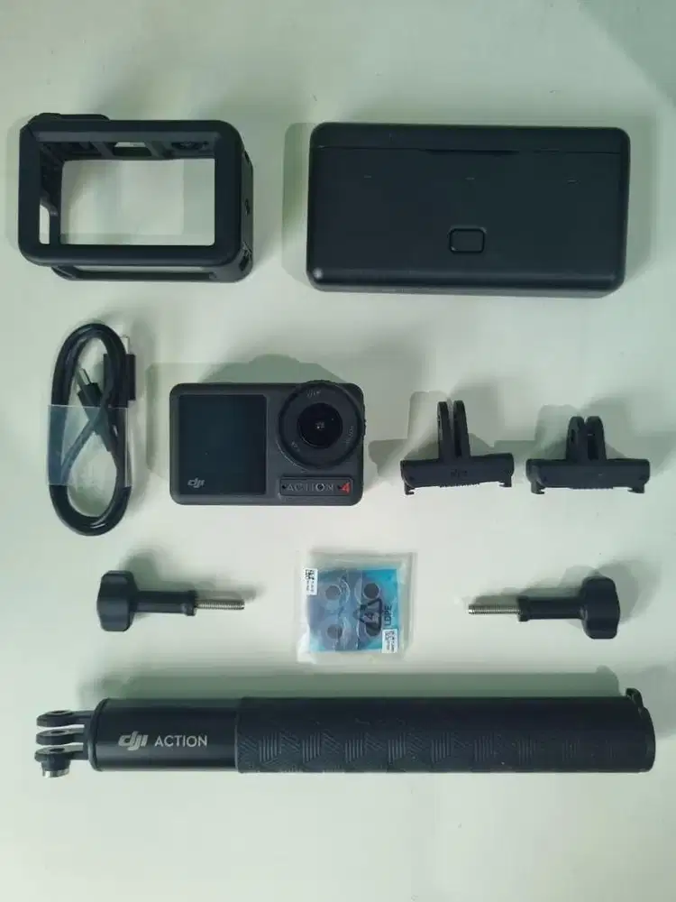 DJI Osmo Action 4 Adventure Combo