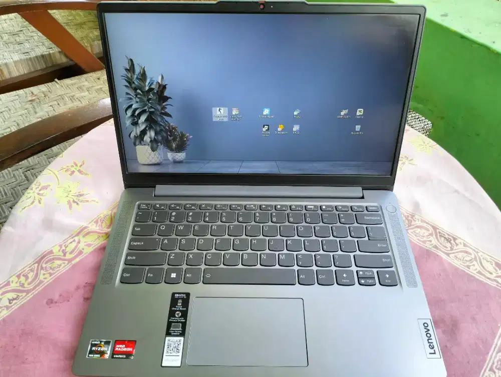 Lenovo IdeaPad Slim 3 14AMN8 AMD Ryzen 3 7320U