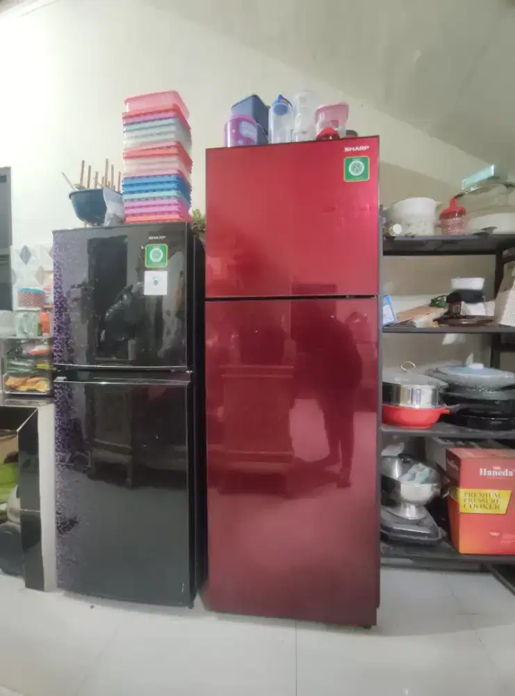 DIJUAL KULKAS SHARP 2 PINTU MAROON SECOND LIKE NEW