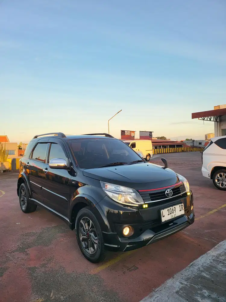 [Gress Mobil Kutisari]Rush S TRD  Ultimo Manual Tahun 2017 km Rendah