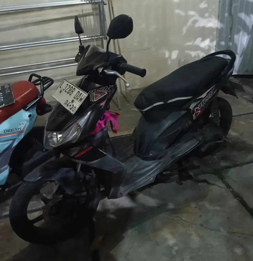 Jual motor beat hitam masih bagus