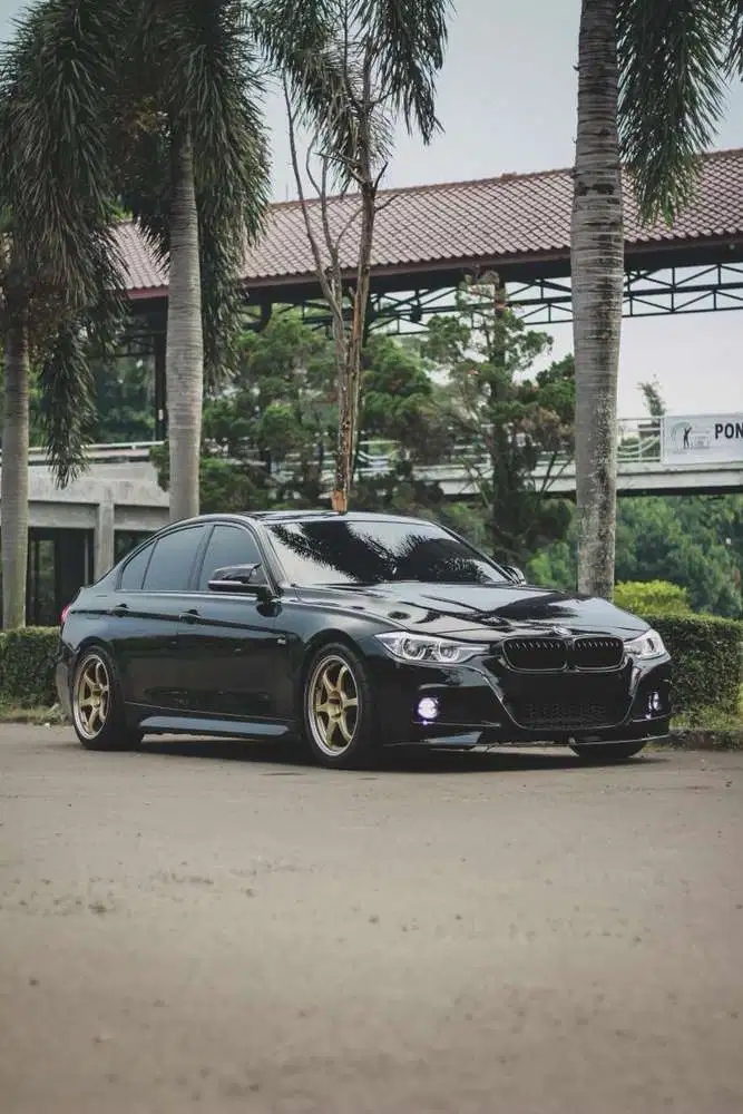BMW 320i Sport F30 2016