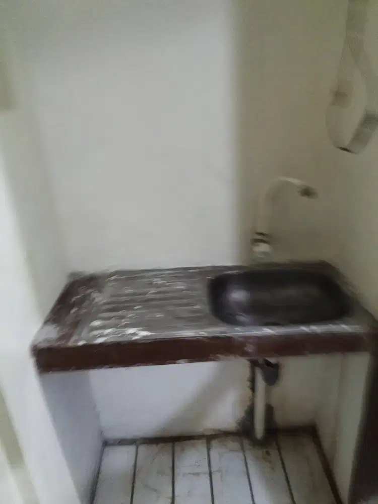 Kontrakan kosong