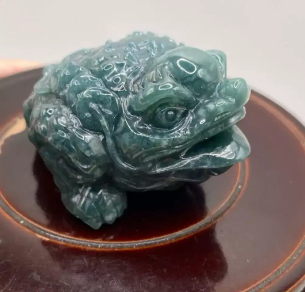 Jadeite jade giok Burma type A ukiran kodok