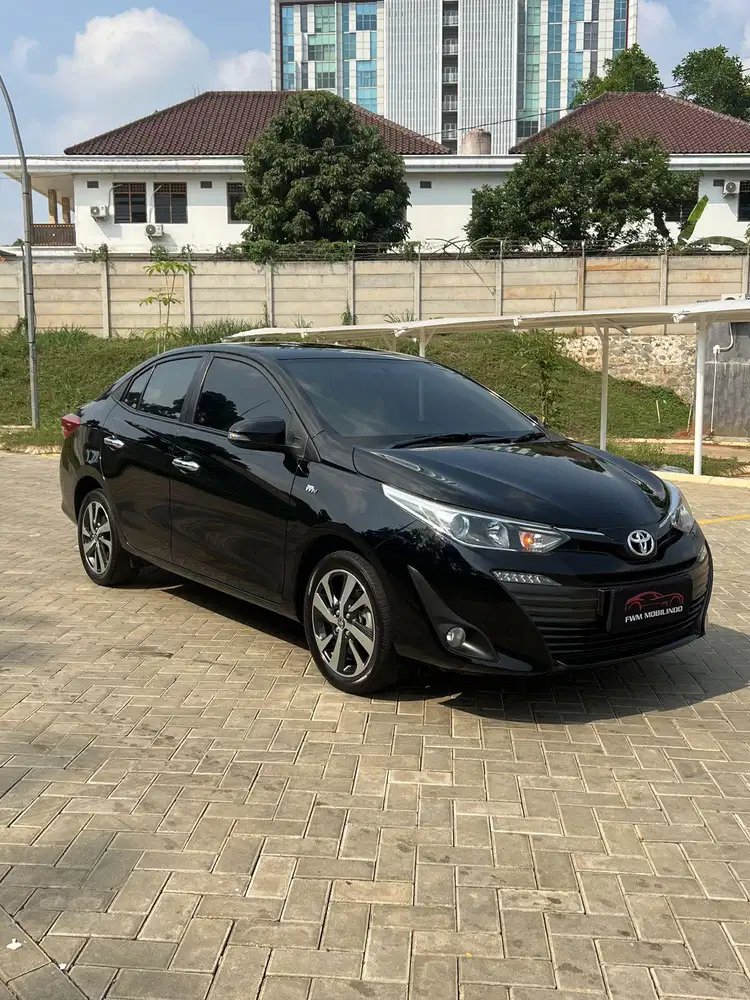 Toyota vios G AT 2022 hitam, siap pakai, terawat