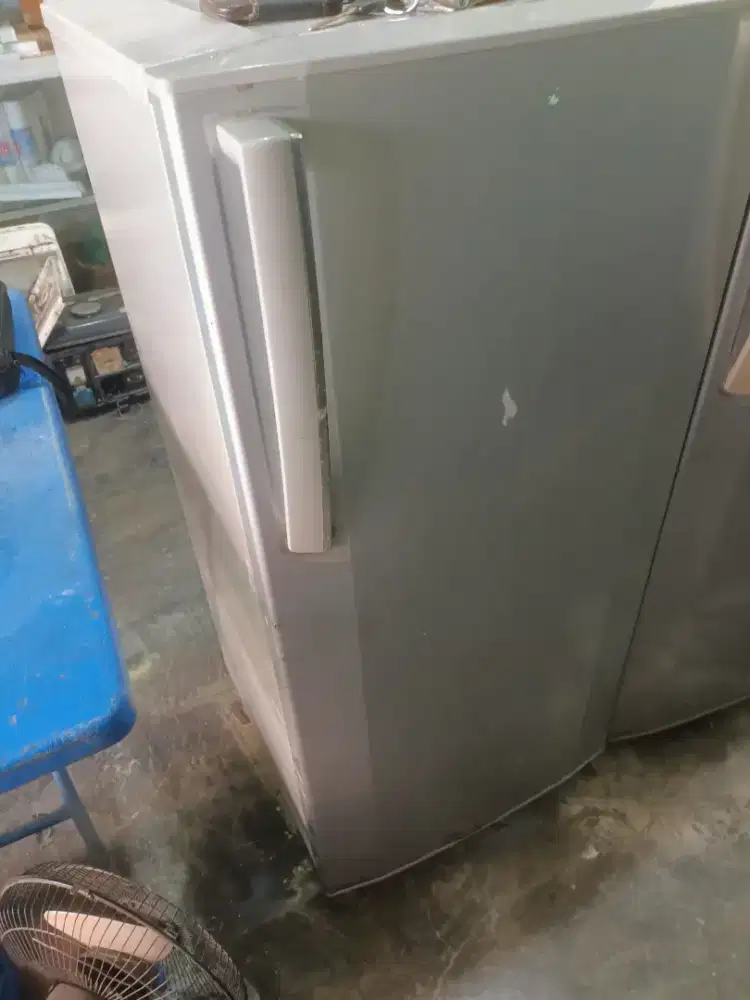 Jual kulkas LG masih bawaan pabrik+garasi satu bulan