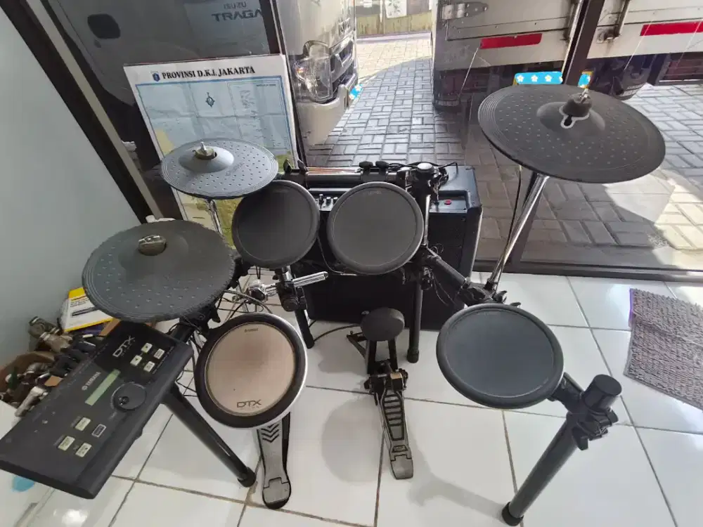 Yamaha DTX500 Electronic Drum + Speaker Full Set Siap Pakai