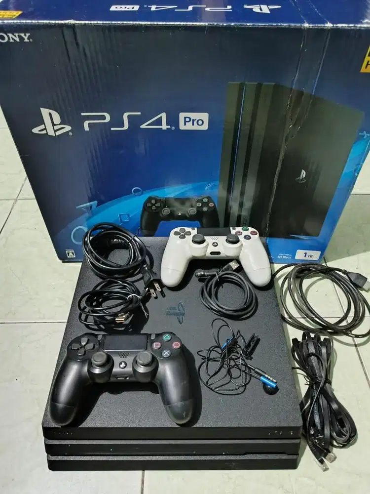 PS4 PRO 1Gb ORI dan 2 stik ORI plus stabilizer
