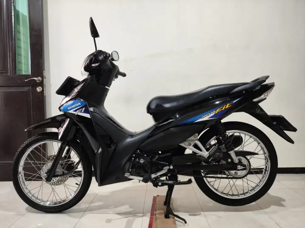 HONDA REVO FIT TAHUN 2024 KM 5 RIBUAN