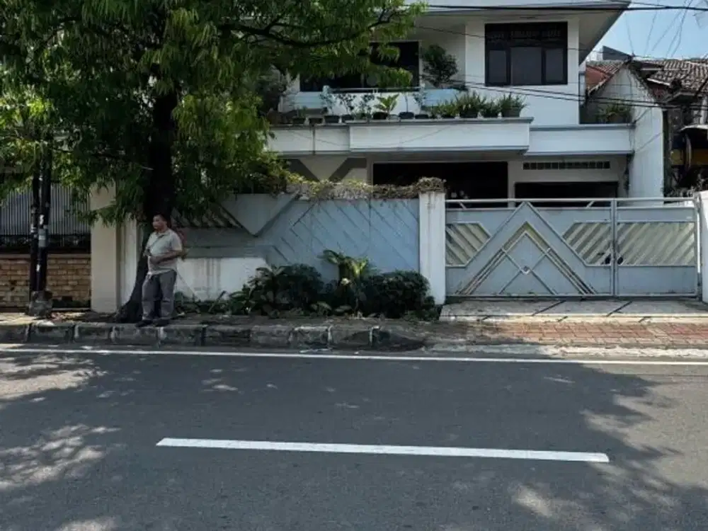 Dijual Rumah 11X20 di Tanjung Duren Selatan Pinggir Jalan Besar Jakarta Barat