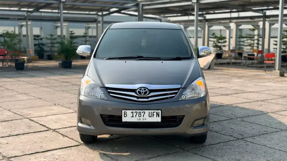 TOYOTA KIJANG INNOVA V AT ABU, 2009
