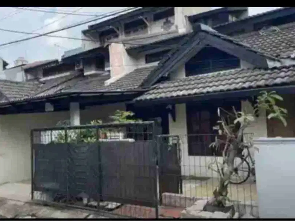 RUMAH BESAR DI KOMPLEK KAYURINGIN-KALIMALANG