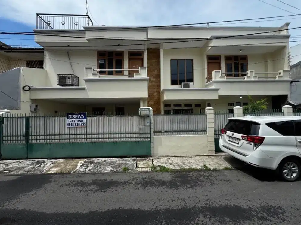 Disewa Rumah Bagus 2 Lantai di Tanjung Duren Selatan Central Park Jakarta Barat