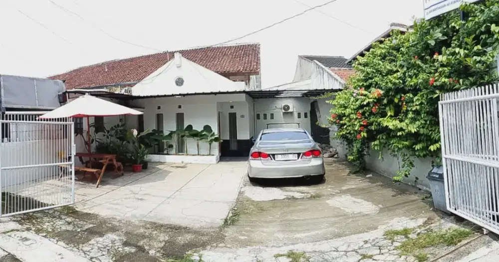 Rumah strategis mainroad bisa cafe dan kantor di Martanegara Turangga