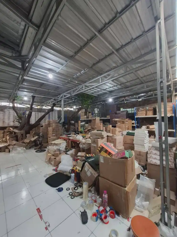 Di Sewakan Rumah Gudang Luas Strategis Dekat Tol Termurah! Cipondoh