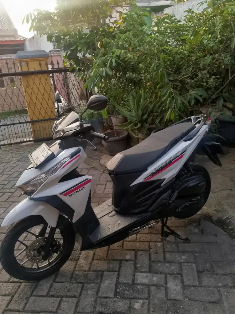 Vario LED 125 tahun 2018