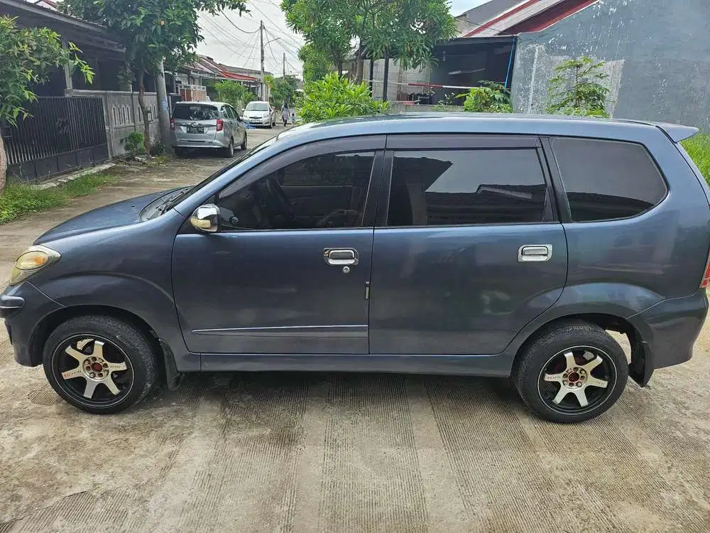 Daihatsu Xenia 2009 Bensin