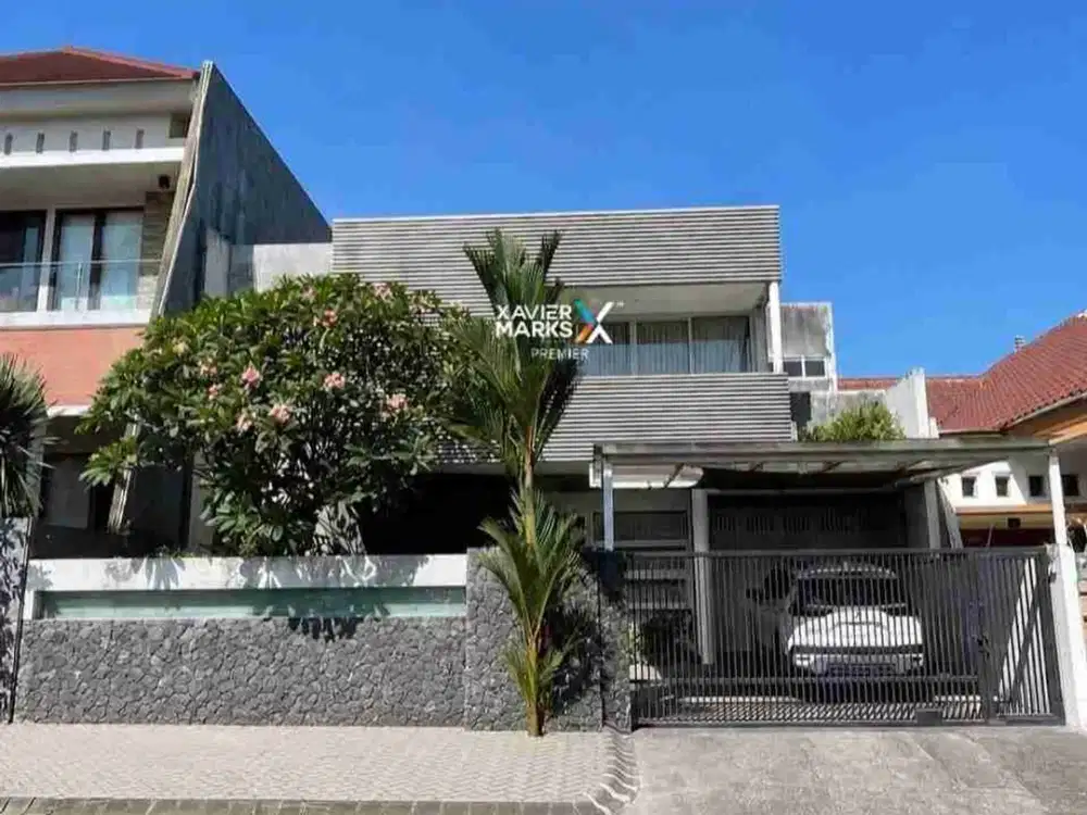 rumah mewah dan terawat semi furnish di Boulevard istana dieng malang