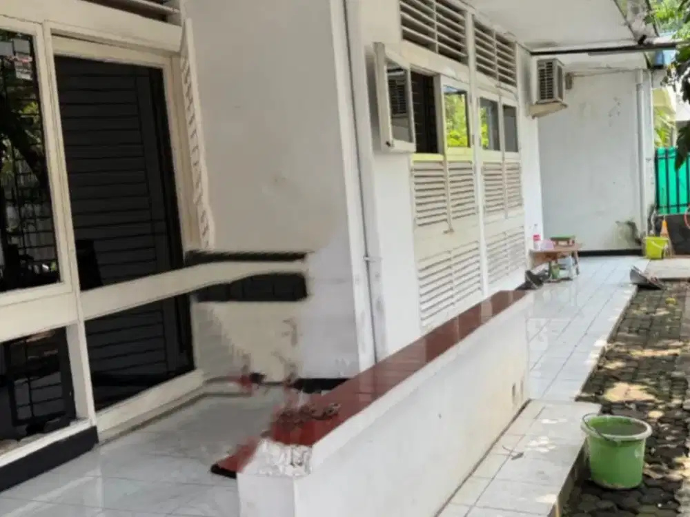 RUMAH DI KOMP. BAPENAS BELAKANG KARTIKA CHANDRA JAKARTA