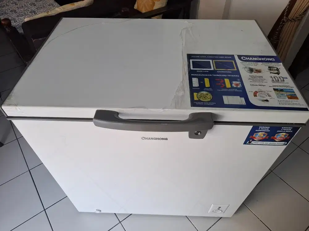 Changhong Chest Freezer FCF266DW Kapasitas 210 (Second)