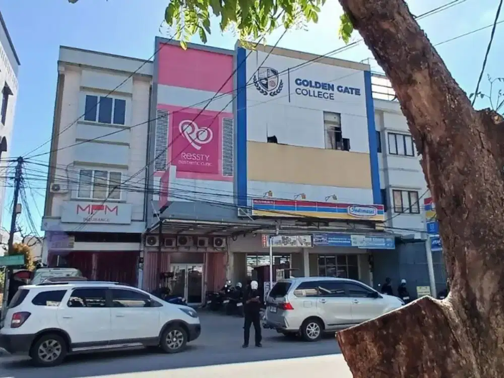 Disewakan Ruko 3 Lantai di Jalan Pelita Raya