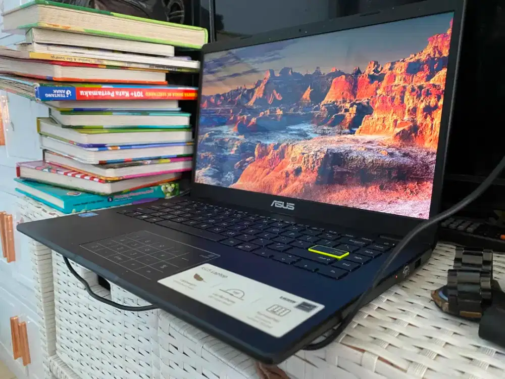 Laptop Asus Vivobook E410MA Windows 10