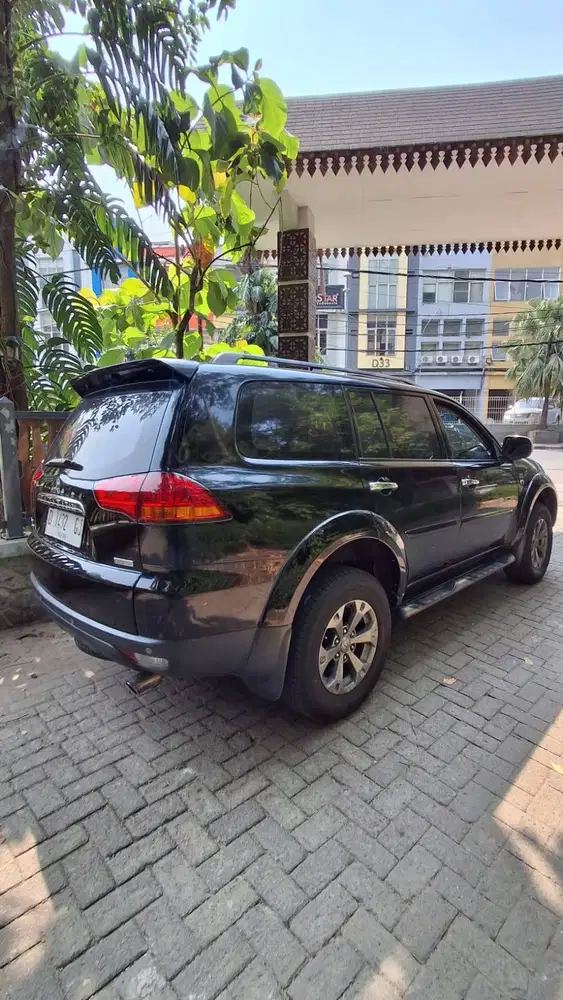 Jual mobil Mitsubishi Pajero sport Dakar AT