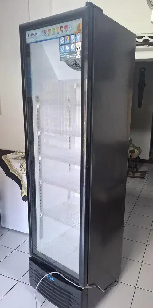Showcase STEKO 6 Rak MG-300 280 Liter 230 Watt