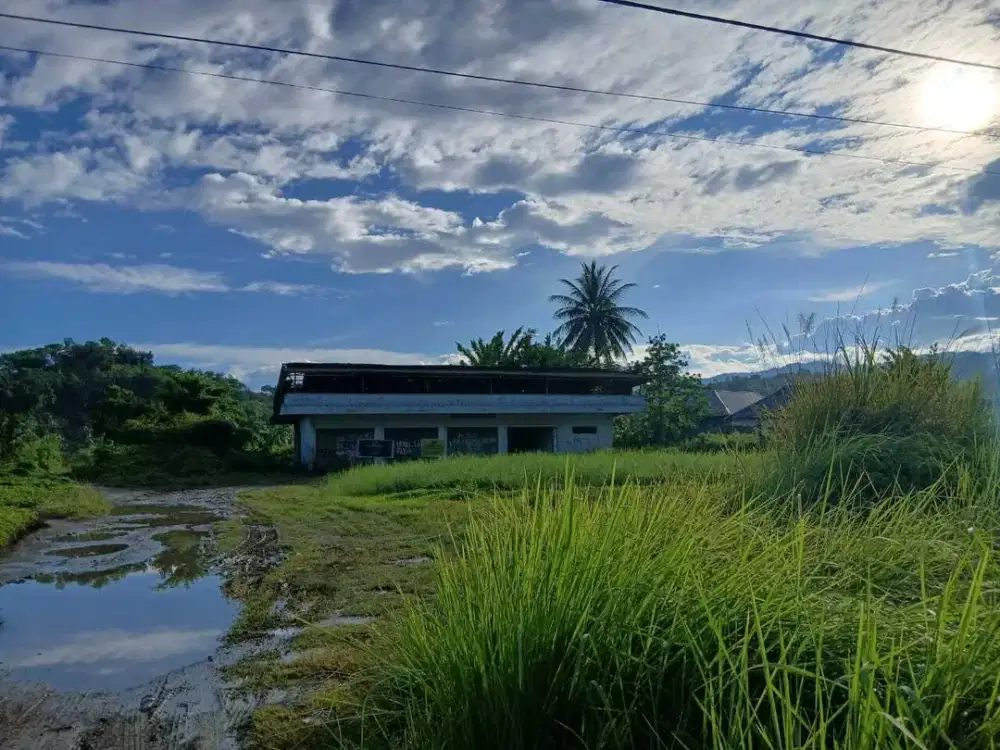 Dijual Bangunan dan Tanah Seluas 6,752 m2 di Kauditan - Sulut!