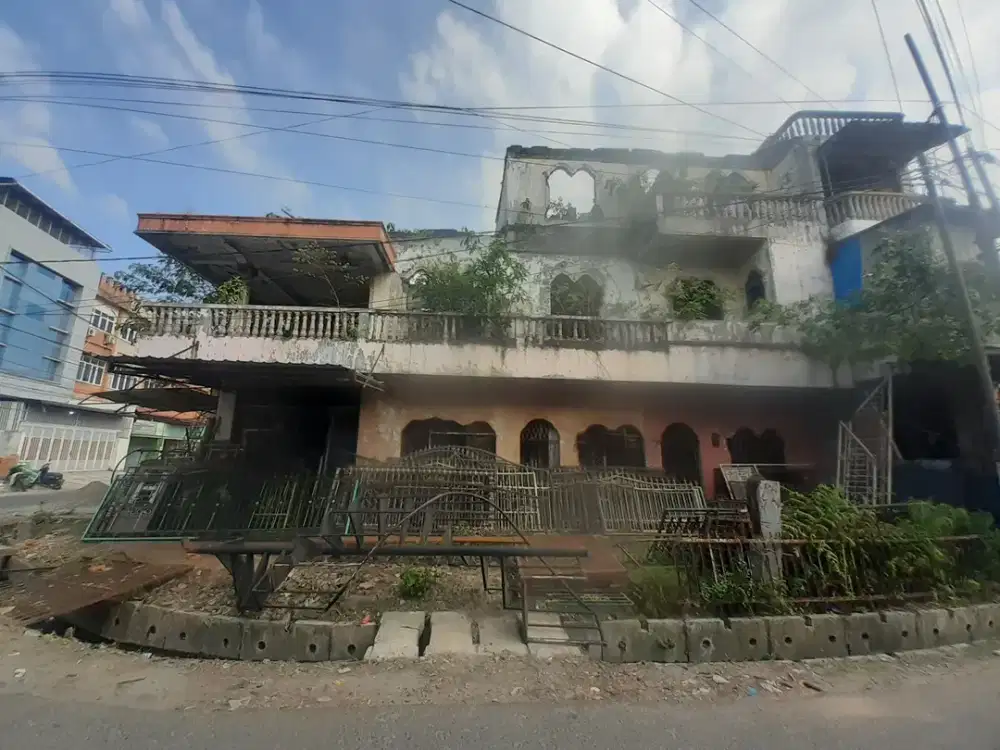 Dijual Tanah dan Bangunan Rp 880 jt Berlokasi Strategis - Medan