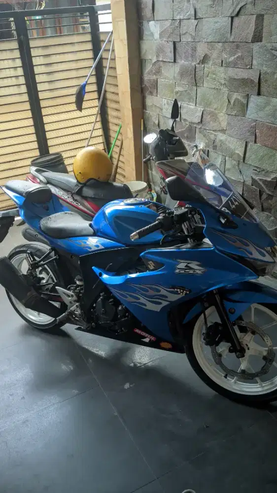 gsx 2017 spesial biru Suzuki