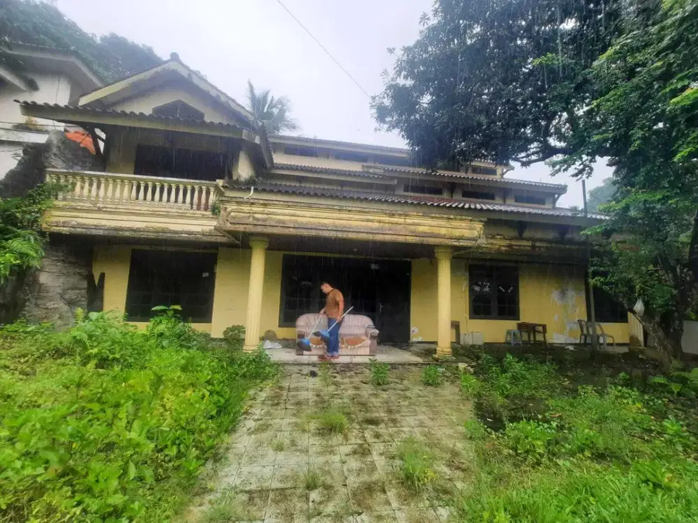 Dijual Rumah 3 Laintai Siap Huni di Ambon - Maluku!