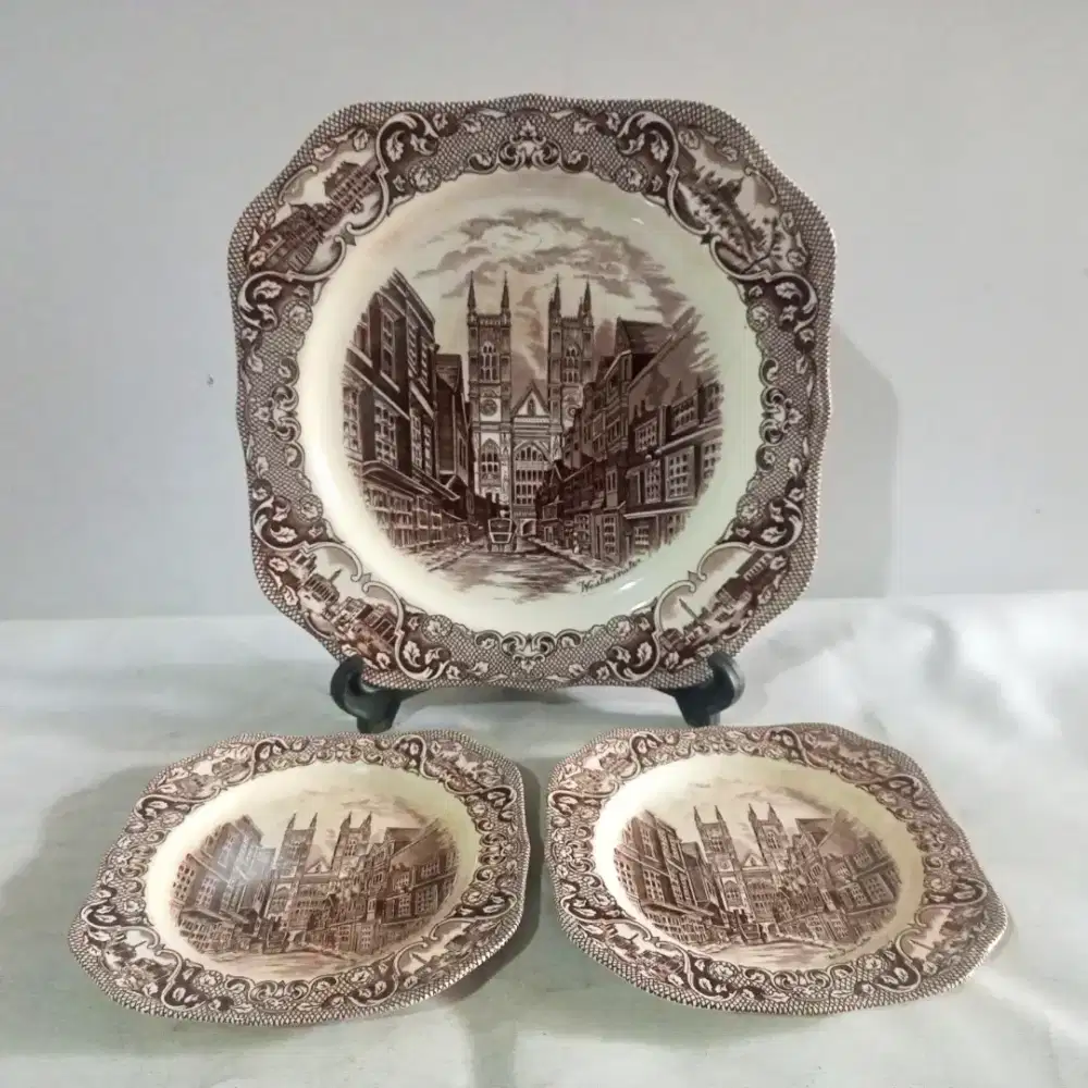 3 Pcs Johnson Brothers England Old London • Piring Pajangan Vintage