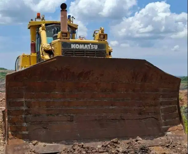 Dijual Bulldozer Komatsu D375A-5 Tahun 2011