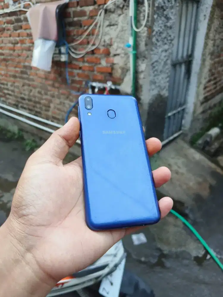 Samsung M20 Batagan