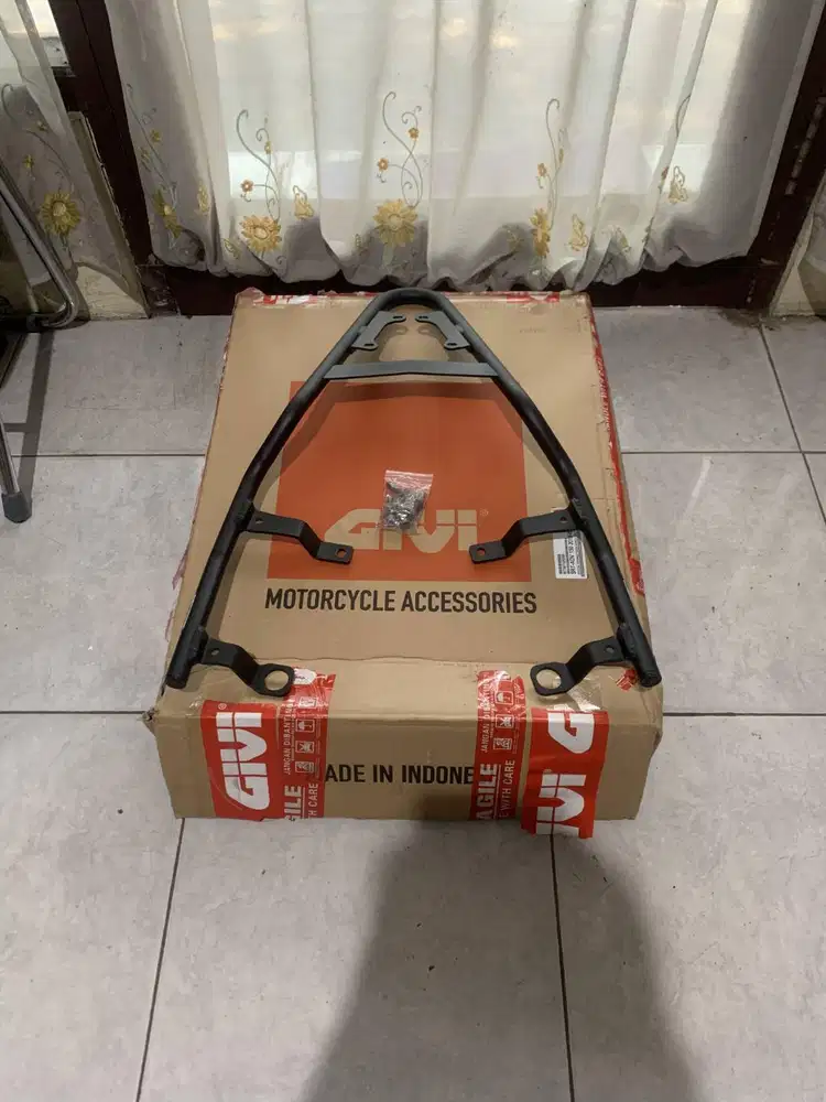 Breket box GIVI SRT untuk Honda ADV 150