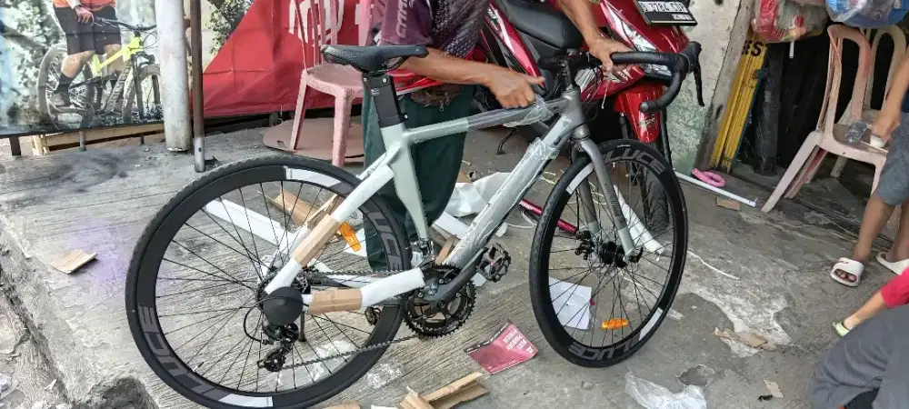 Road bike Element FRC 50 all new + helm raze