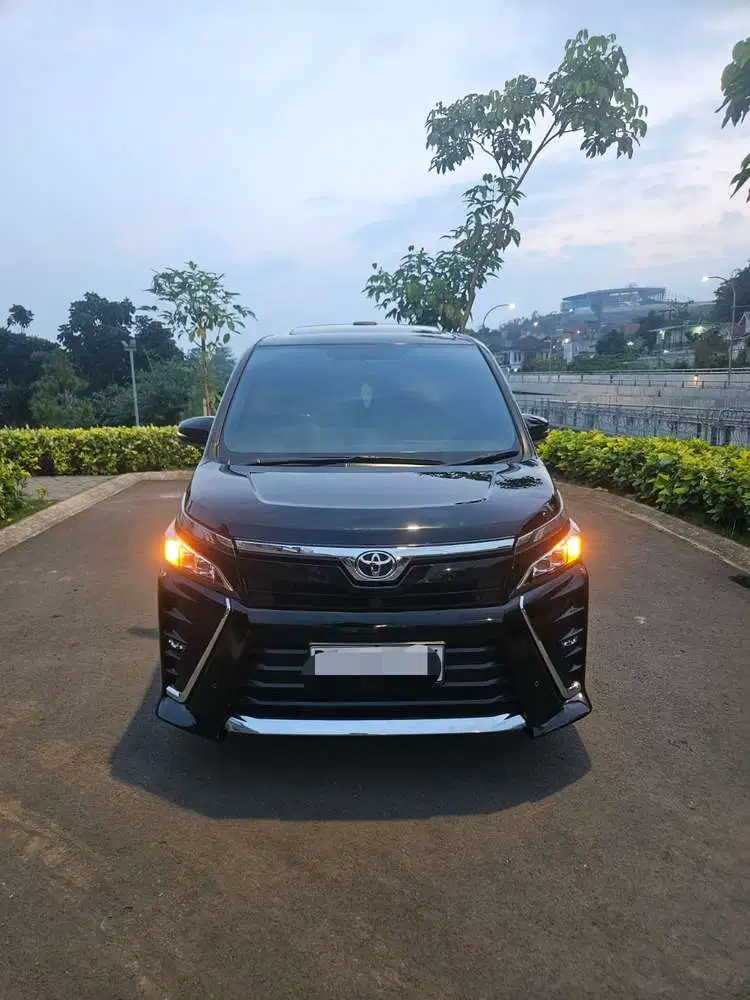 Toyota Voxy 2018 Bensin